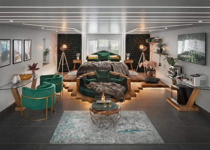 Aphrodites Group - Luxury Hot Tub Suites In Central Lake District! Bowness-on-Windermere